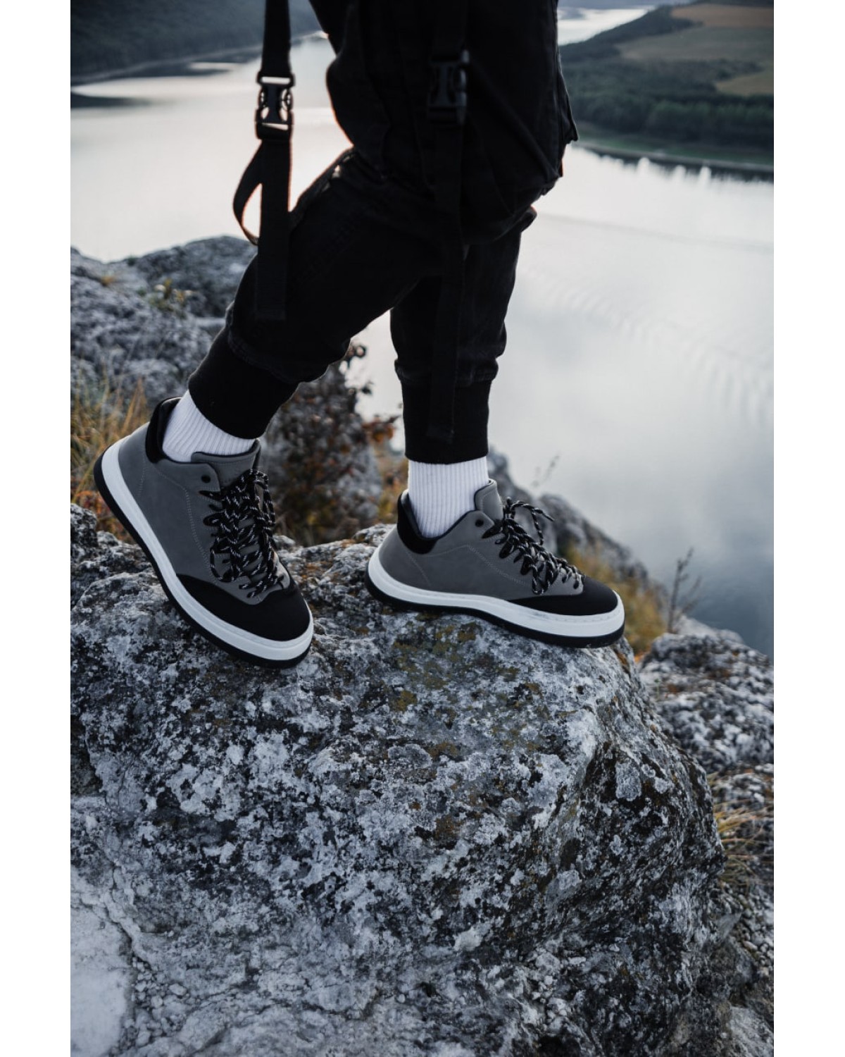 Боти чоловічі сірі з білою підошвою HBG9584