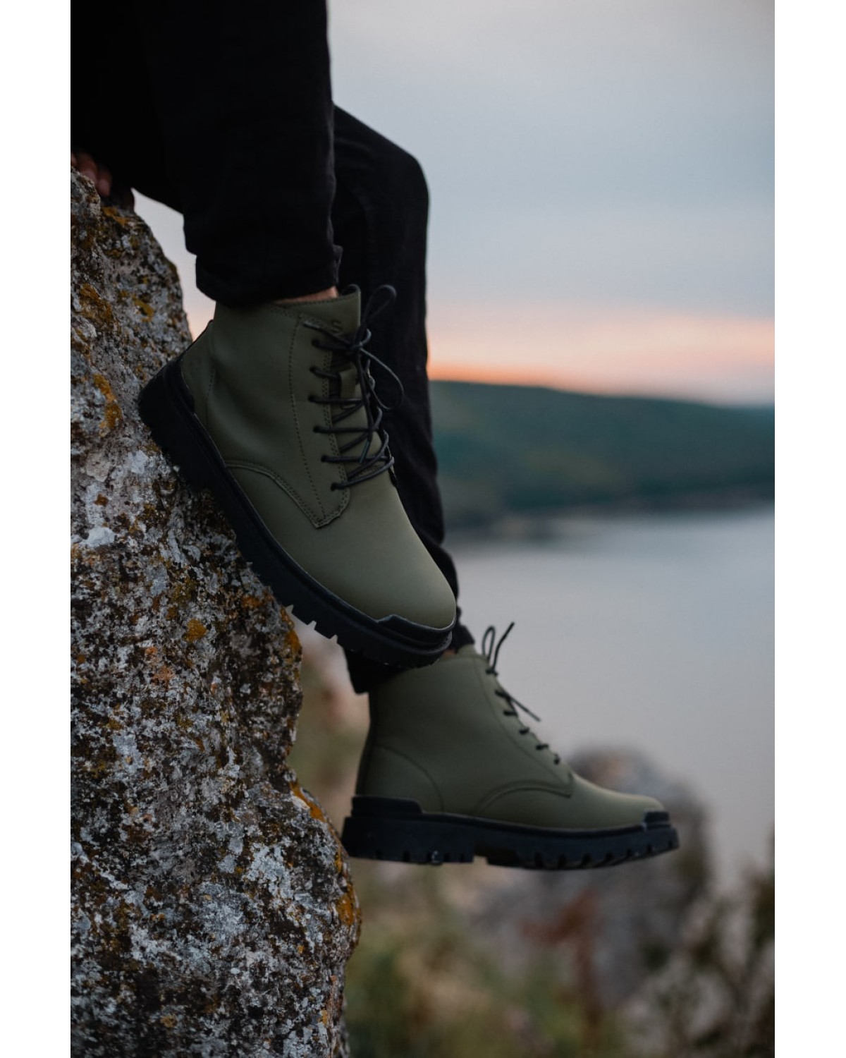 Боти чоловічі хакі з чорною підошвою SNK9542