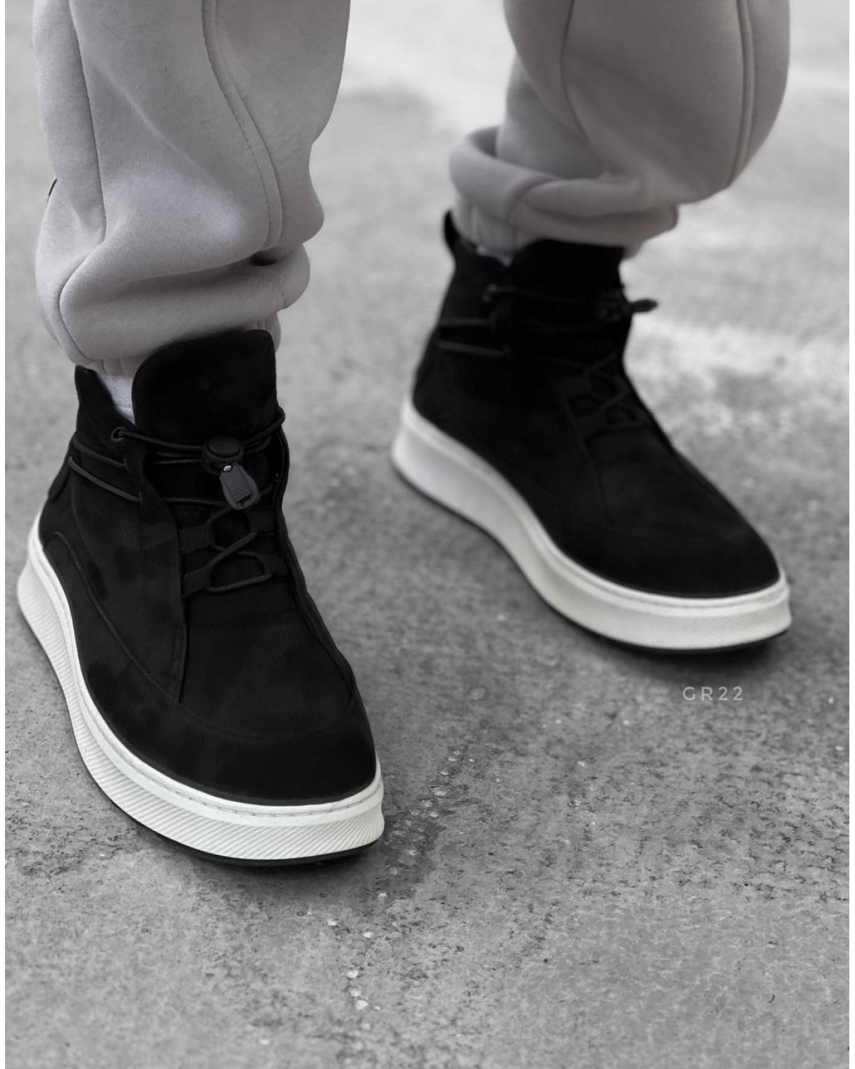 Боти чоловічі чорні з білою підошвою GR22