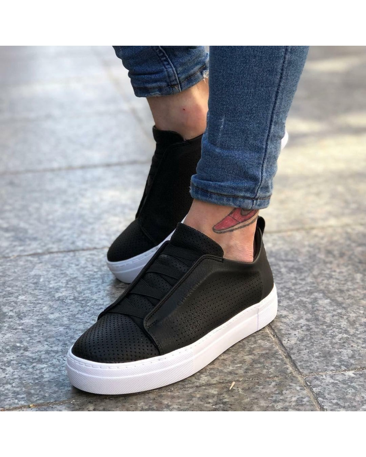 Кросівки чоловічі чорні з білою підошвою ch23