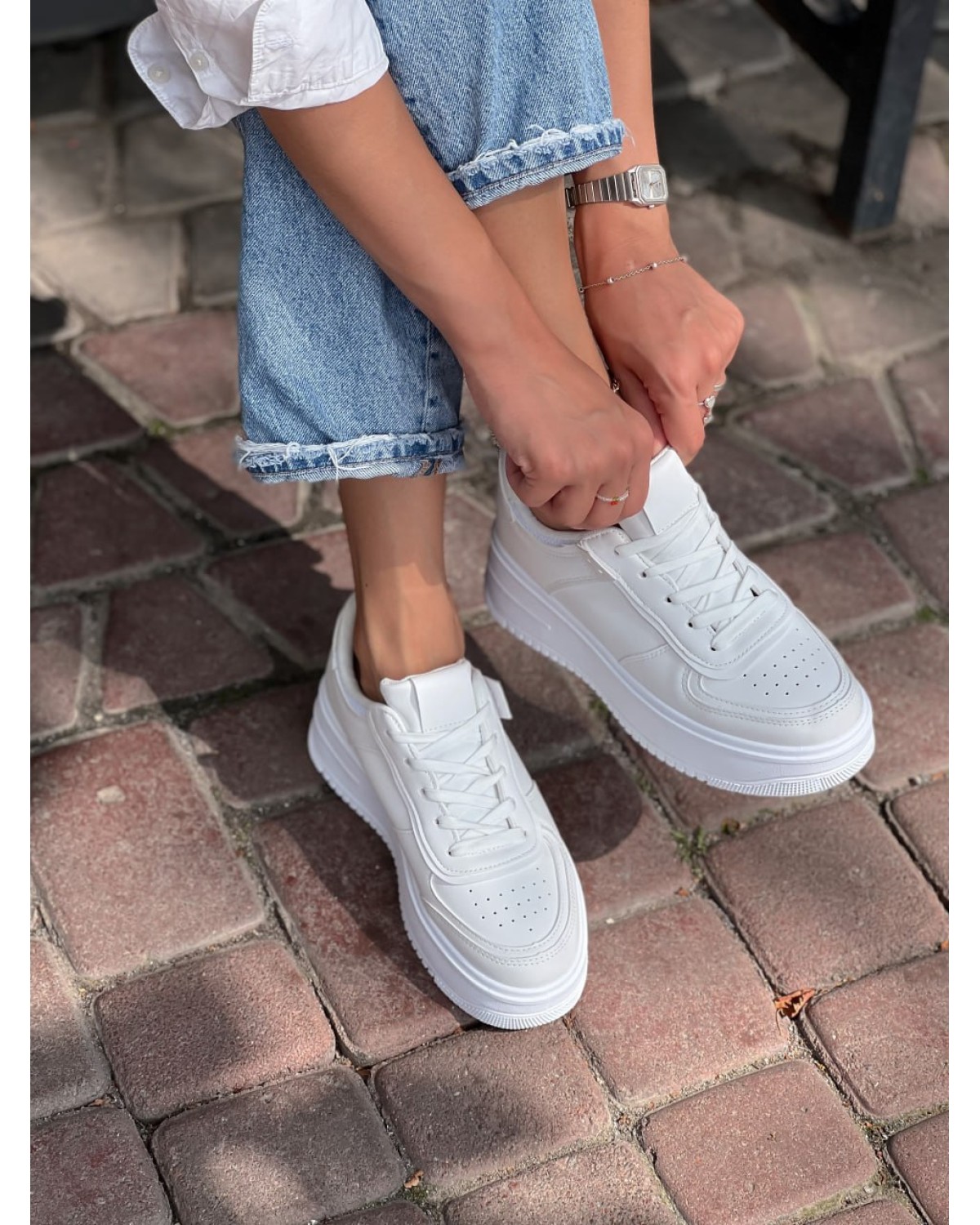 Кросівки жіночі білі NB10085