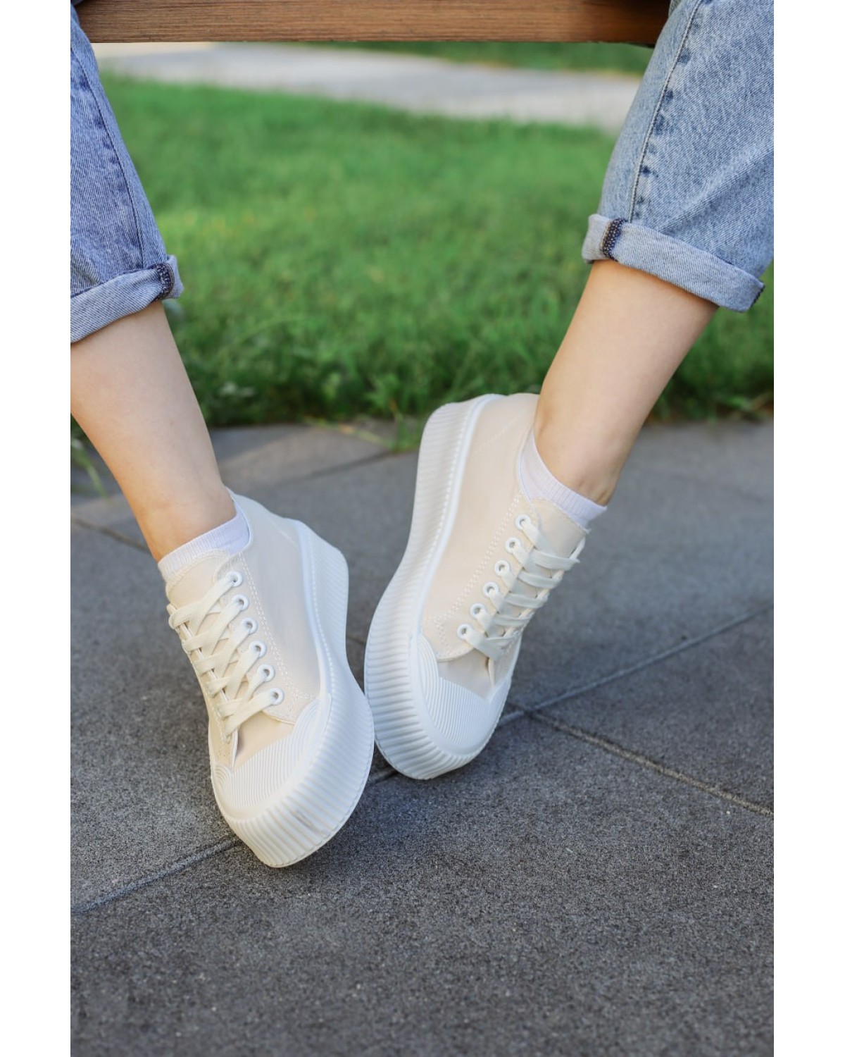 Жіночі кеди з білою підошвою AM10044